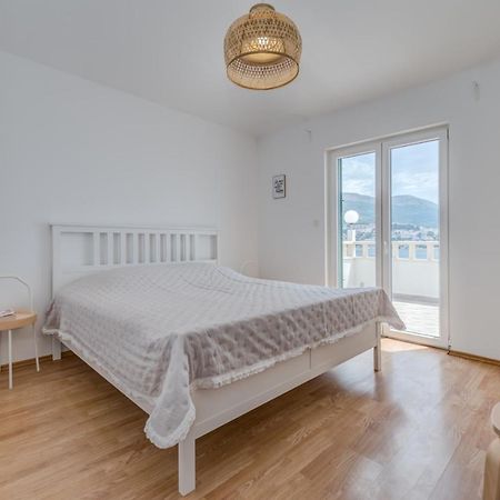 Beachfront Apartments สปลิท ภายนอก รูปภาพ