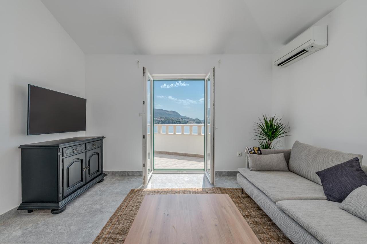Beachfront Apartments สปลิท ภายนอก รูปภาพ